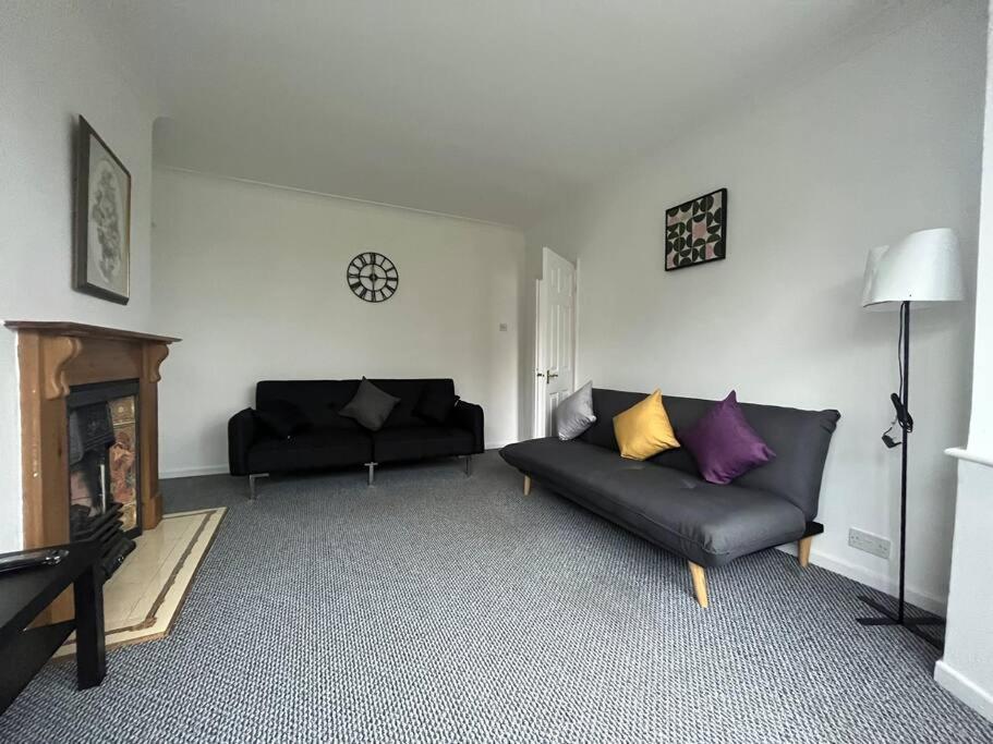 Spacious 4 Bed Home Near Nec, Jlr & Airport Parking For 3 Cars Ideal For Contractors! Solihull Eksteriør billede