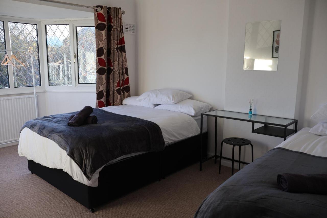 Spacious 4 Bed Home Near Nec, Jlr & Airport Parking For 3 Cars Ideal For Contractors! Solihull Eksteriør billede