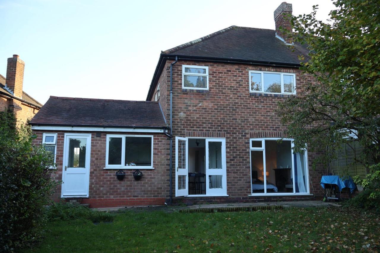 Spacious 4 Bed Home Near Nec, Jlr & Airport Parking For 3 Cars Ideal For Contractors! Solihull Eksteriør billede