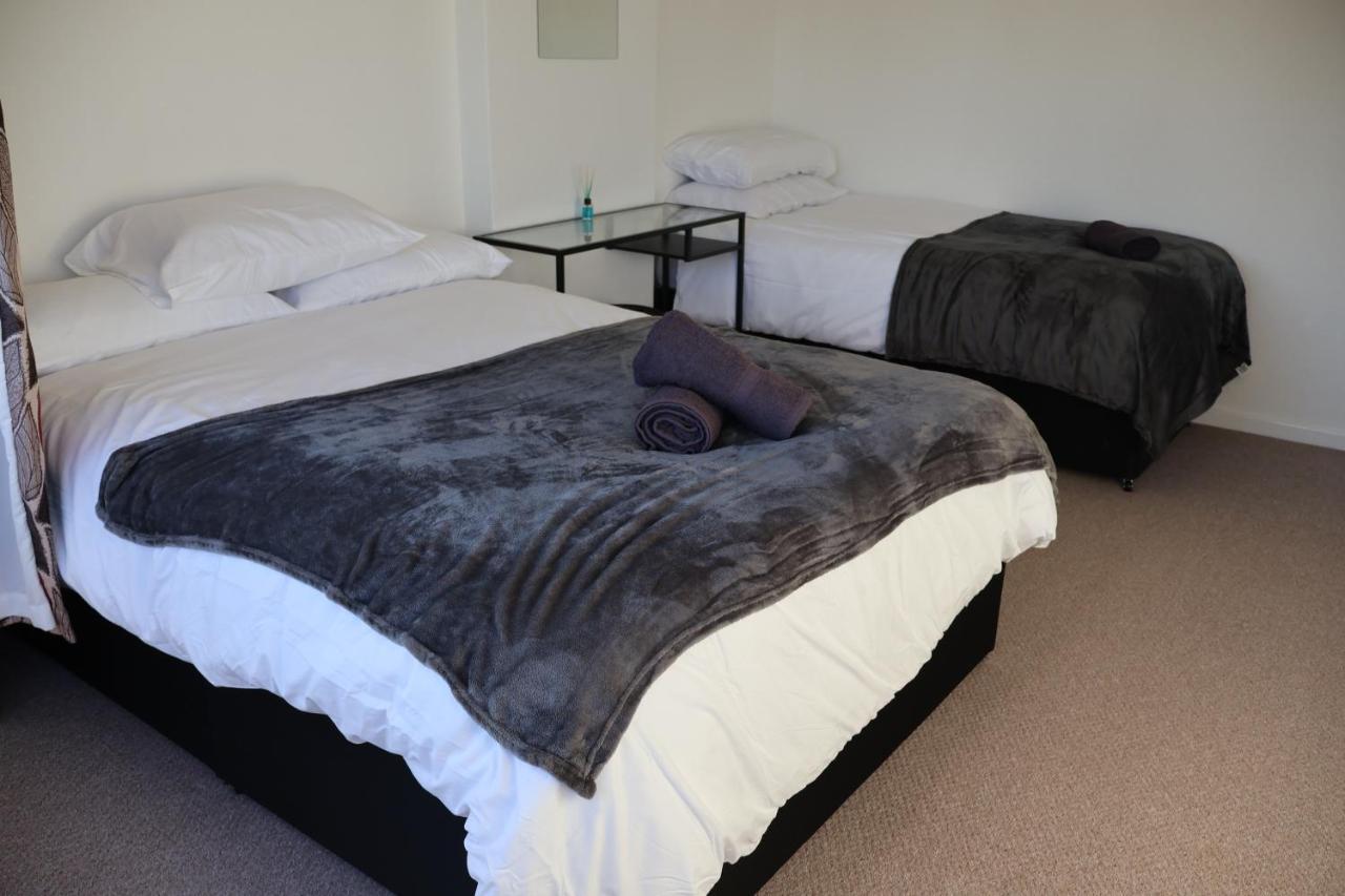 Spacious 4 Bed Home Near Nec, Jlr & Airport Parking For 3 Cars Ideal For Contractors! Solihull Eksteriør billede