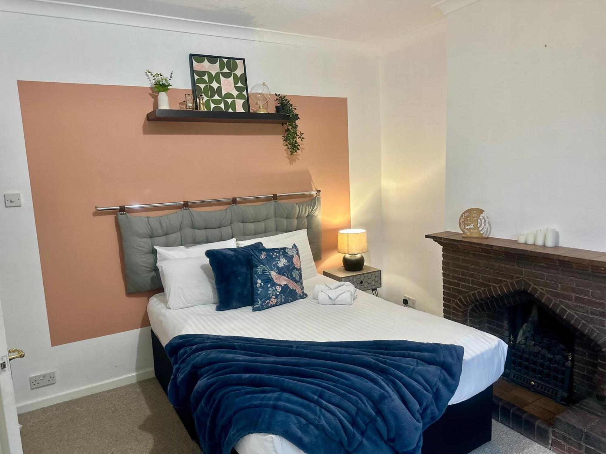 Spacious 4 Bed Home Near Nec, Jlr & Airport Parking For 3 Cars Ideal For Contractors! Solihull Eksteriør billede
